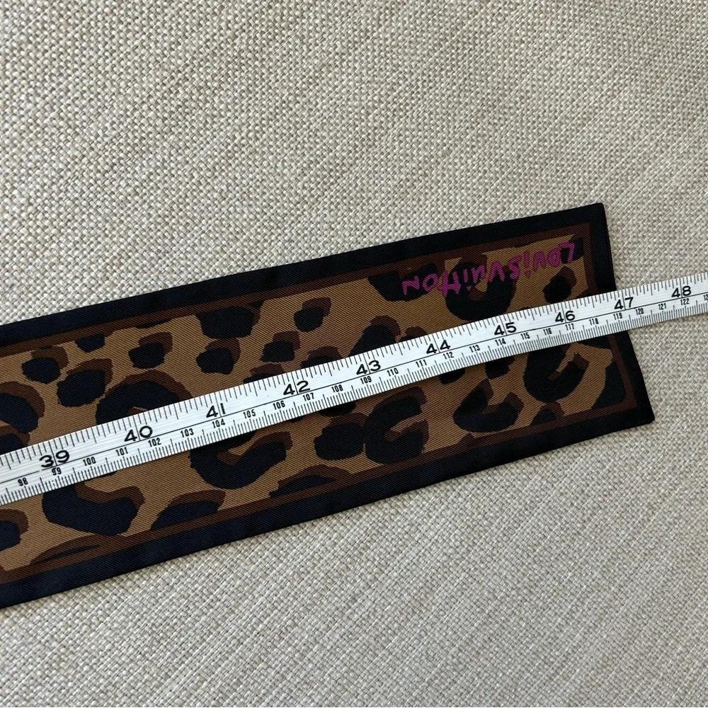 Louis Vuitton 100% Silk Scarf M 72394 Brown Black Leopard Print Bandeau Designer